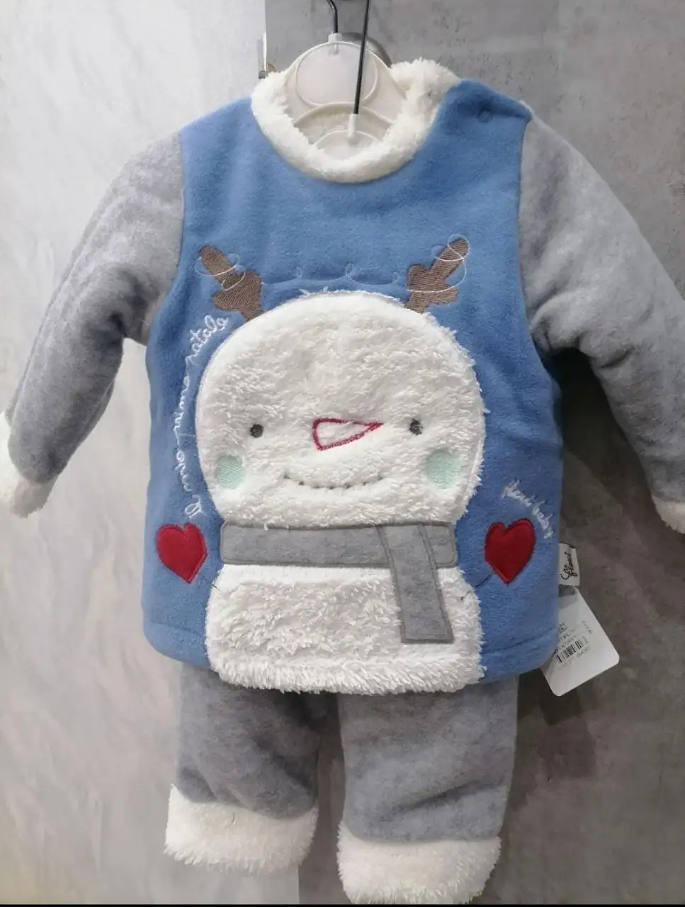 Новый детский костюм на 6-9 месяцев - Одежда для детей (Товары для детей) в Сургут