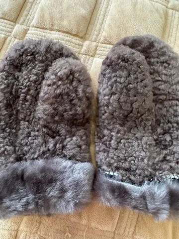 Варежки мутон новые для детей 3-5 лет - Ванночки в Сургут