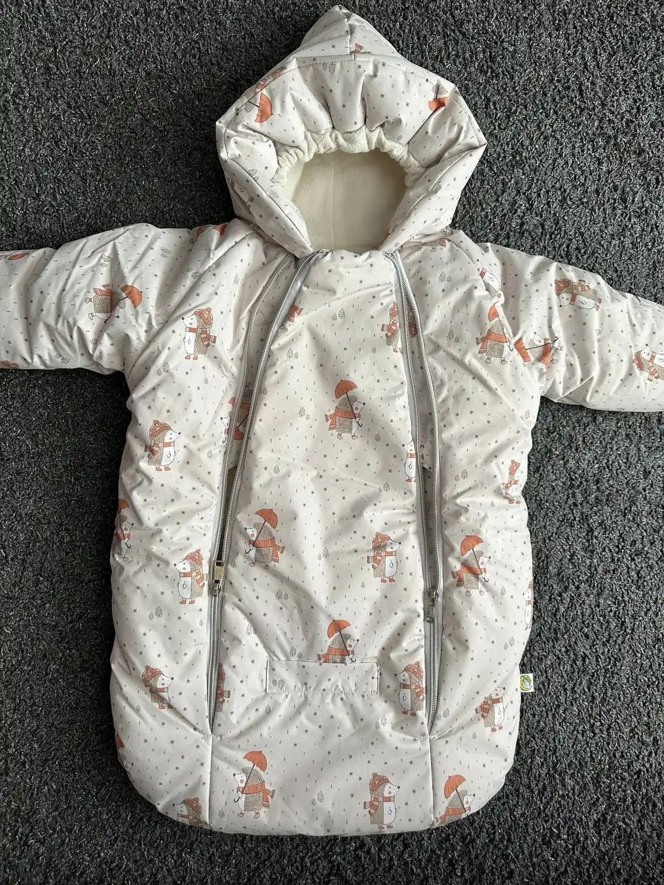 Конверт Сонный гномик на овчине 0-6 месяцев - Одежда для новорожденных (Товары для детей) в Сургут