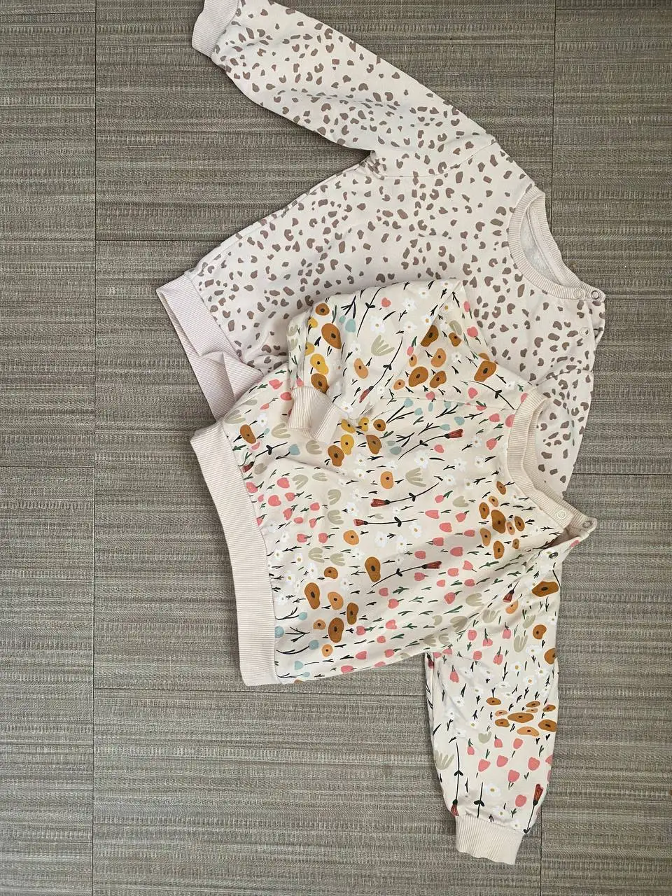 Детская одежда: демисезонный комплект, костюмы, свитшоты, свитер - Одежда (Товары для детей) в Сургут