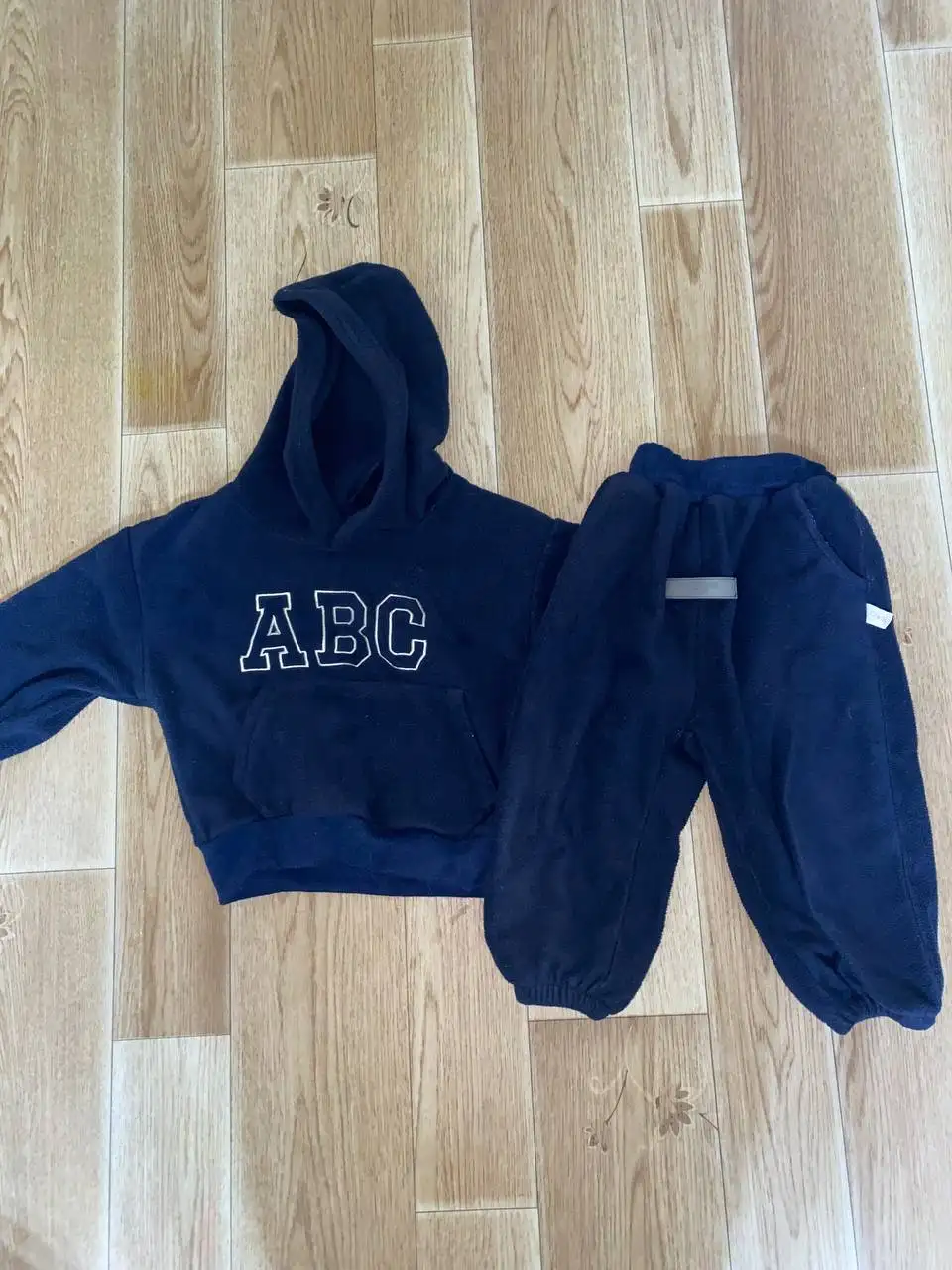 Детская одежда: демисезонный комплект, костюмы, свитшоты, свитер - Одежда (Товары для детей) в Сургут
