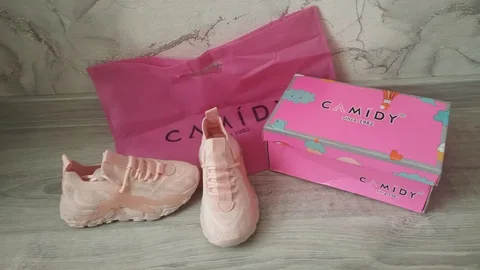 Детская одежда 32 размер - Стульчики для кормления в Сургут