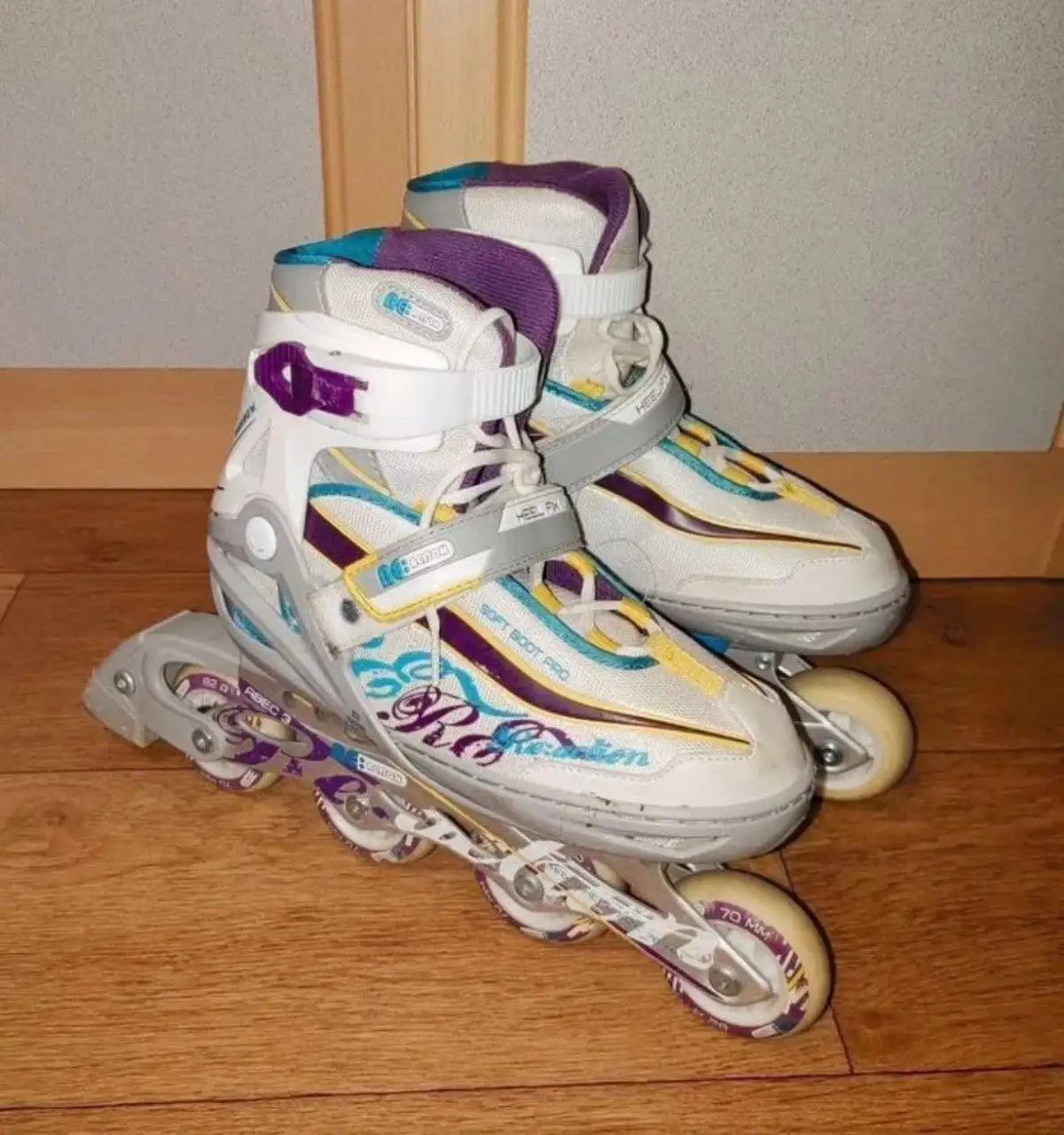 Ролики re:action (Спортмастер) с защитой и чехлом - Роликовые коньки (Хобби и отдых) в Сургут