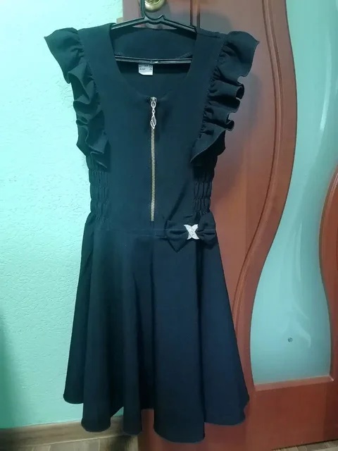 Школьный сарафан в идеальном состоянии - Верхняя одежда, повседневная и офисная одежда в Сургут