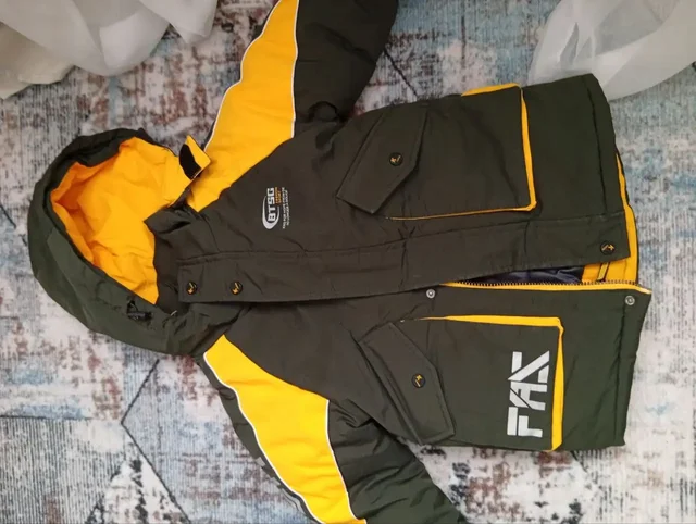 Зимняя теплая куртка р 116 - Сумки в Сургут