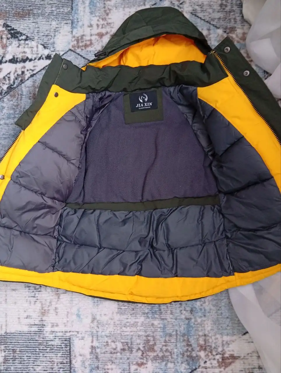 Зимняя теплая куртка р 116 - Верхняя одежда (Одежда) в Сургут