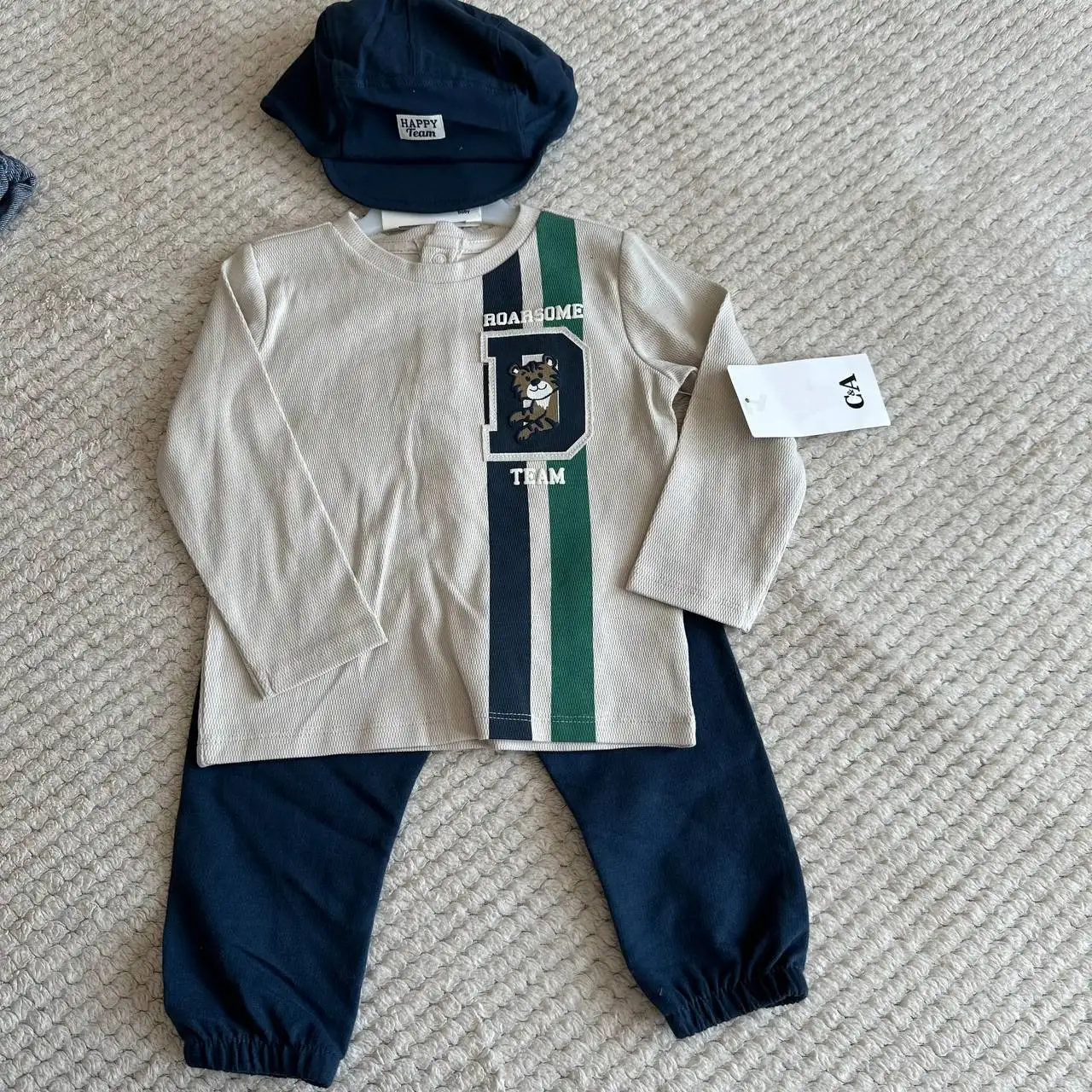 Продажа новых детских костюмов размер 80 - Одежда (Товары для детей) в Сургут