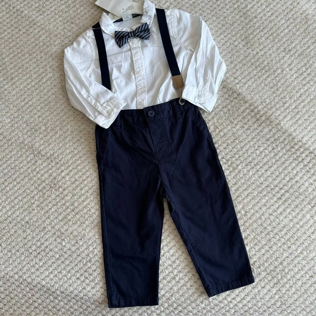 Продажа новых детских костюмов размер 80 - Одежда (Товары для детей) в Сургут