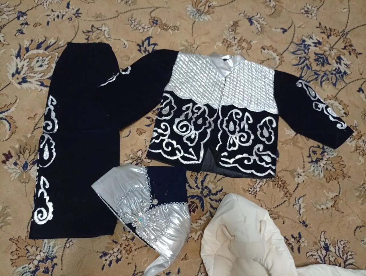 Детская одежда: комбинезон и национальный костюм - Детская одежда (Одежда) в Сургут