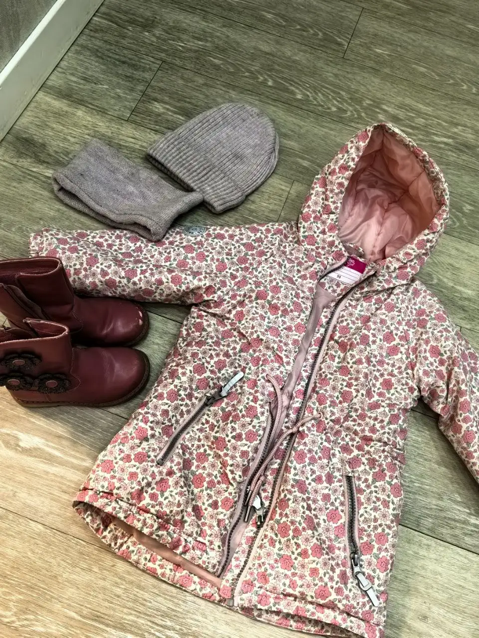 Демисезонная курточка Р98-104 с подарками - Детская одежда (Одежда) в Сургут