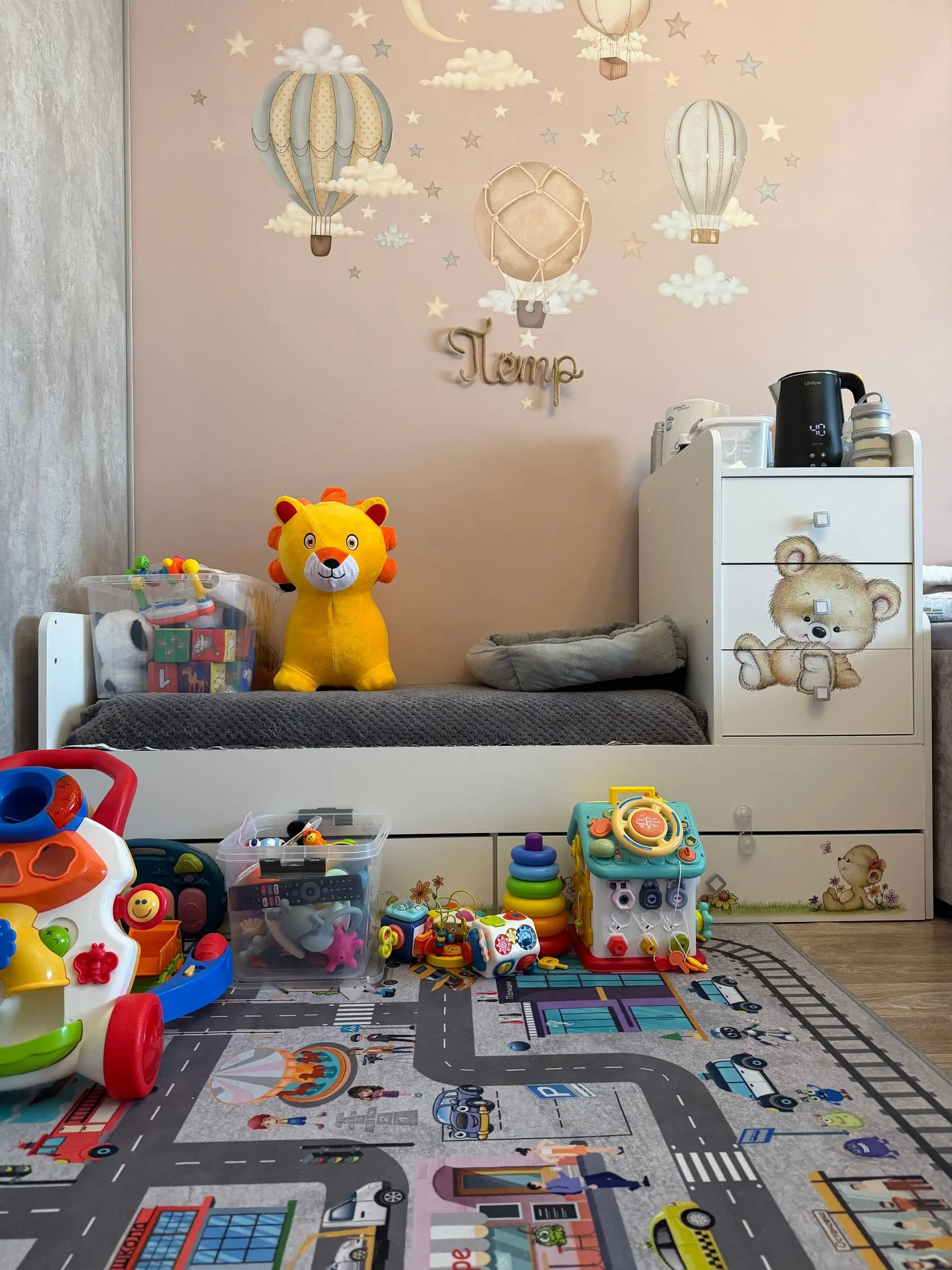 Детская кроватка с матрасом и пеленальным комодом - Товары для детей в Сургут