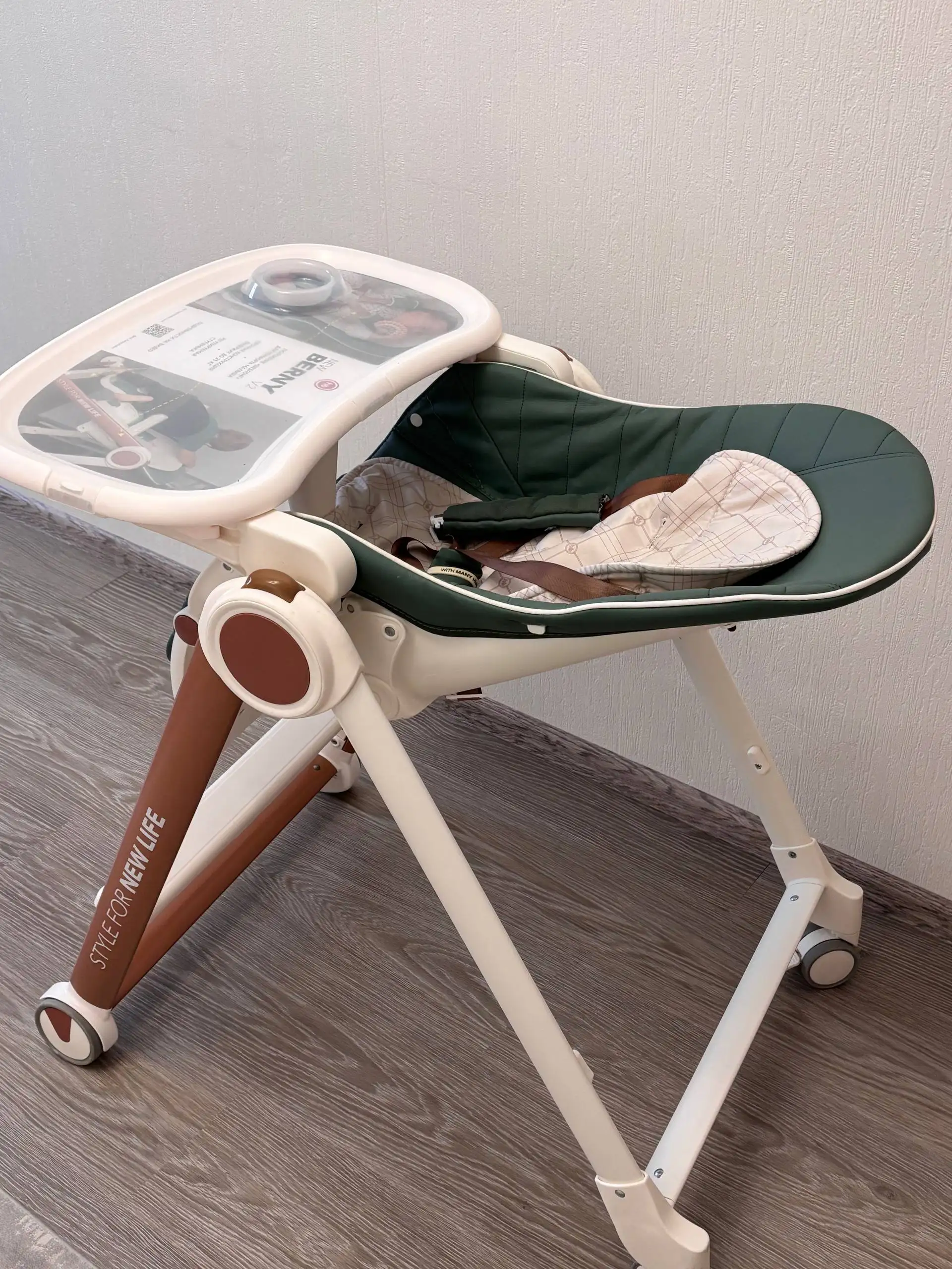 Стульчик для кормления ребенка - Стульчики для кормления (Товары для детей) в Сургут