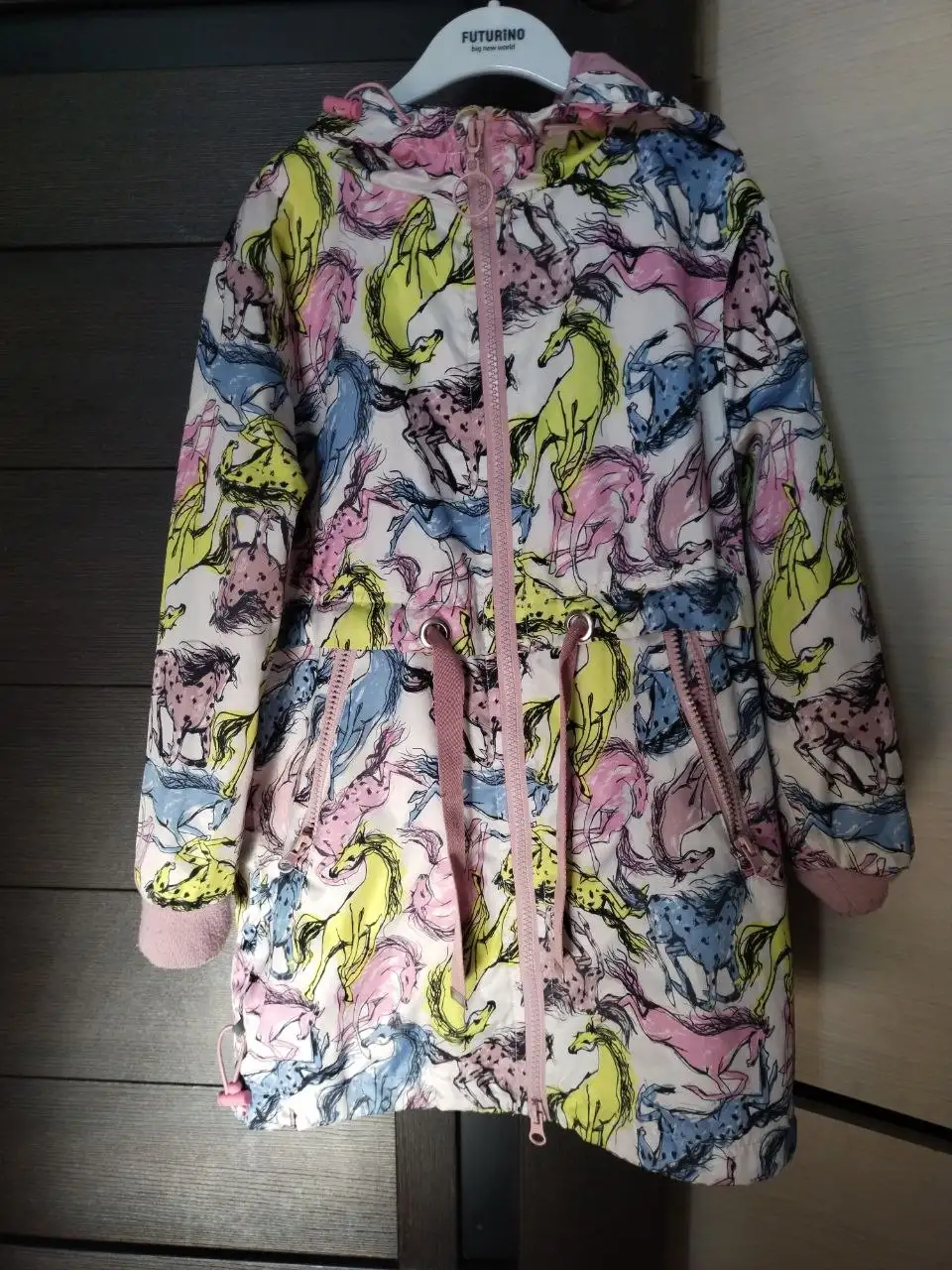 Детские ветровки размер 128 - Детская одежда (Одежда) в Сургут