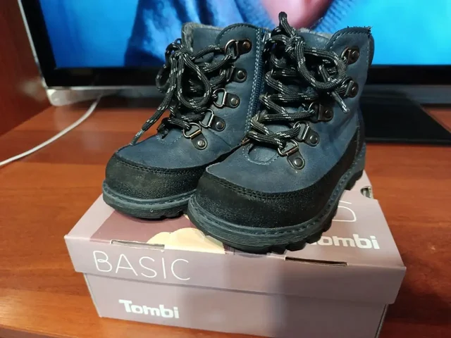 Продам ботинки демисезонные на мальчика 25 размер - Сани в Сургут