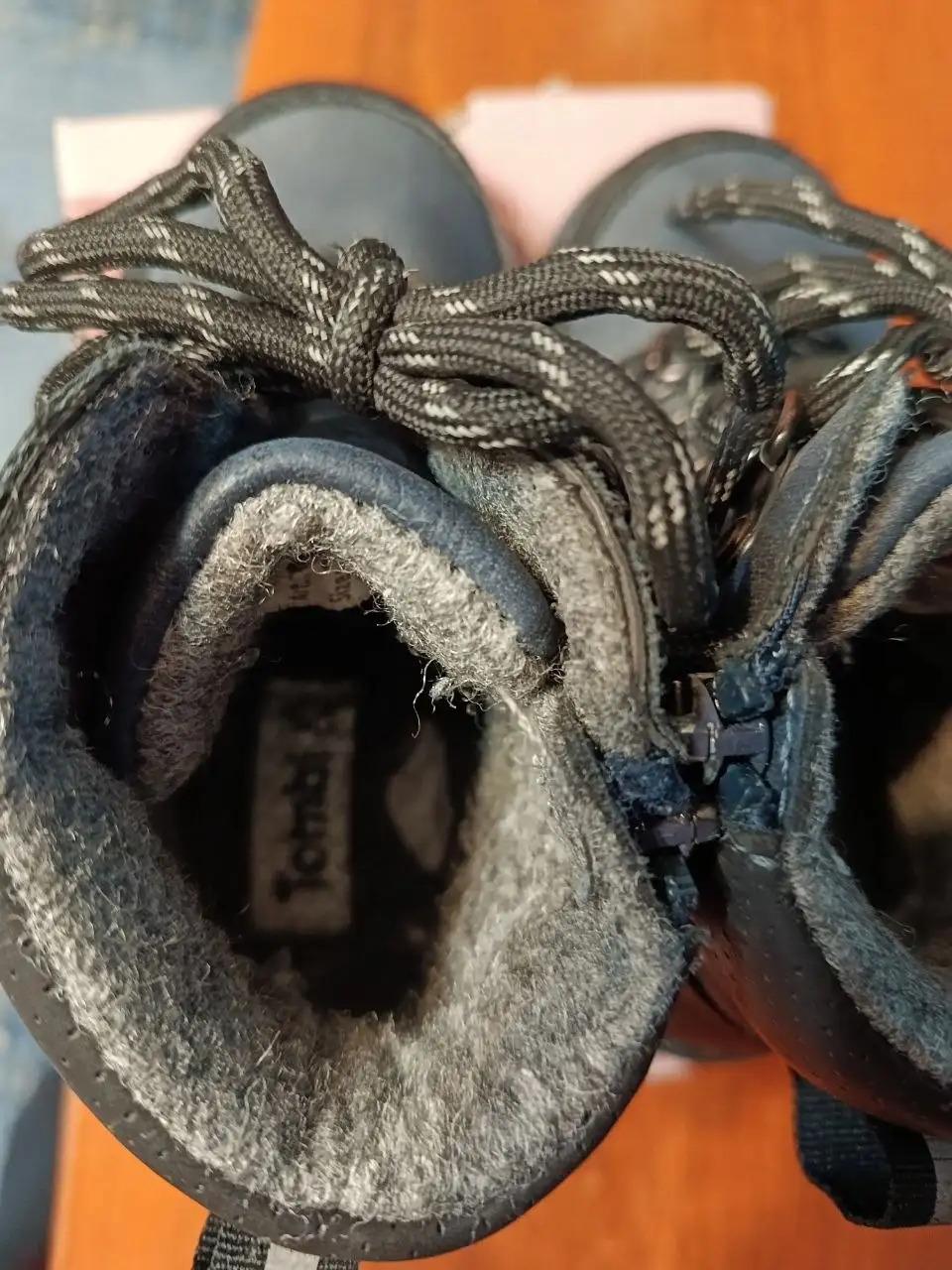 Продам ботинки демисезонные на мальчика 25 размер - Обувь (Барахолка) в Сургут