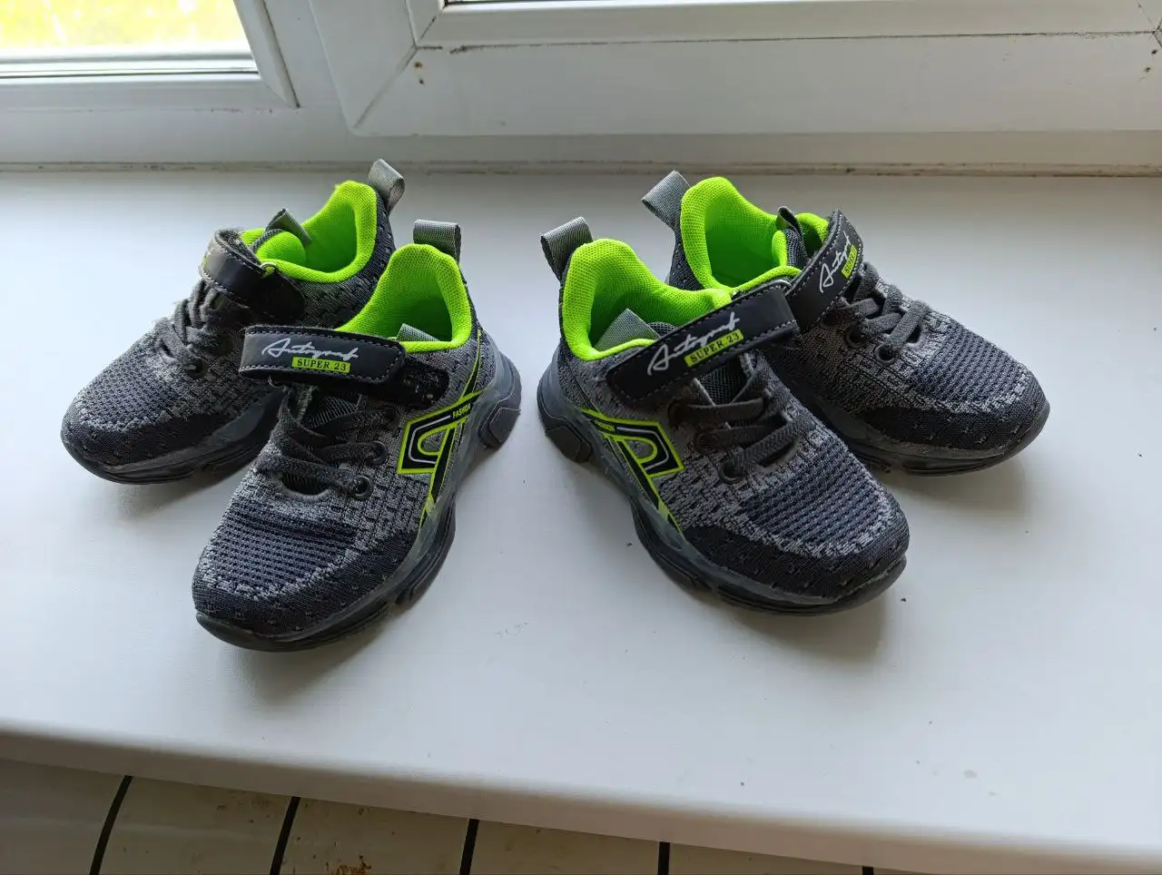 Кроссовки детские 26 размер - Детская обувь (Одежда) в Сургут