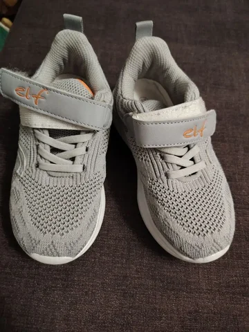 Мягкие дышащие кроссовки для мальчика 29 размер - Платья в Нижневартовск