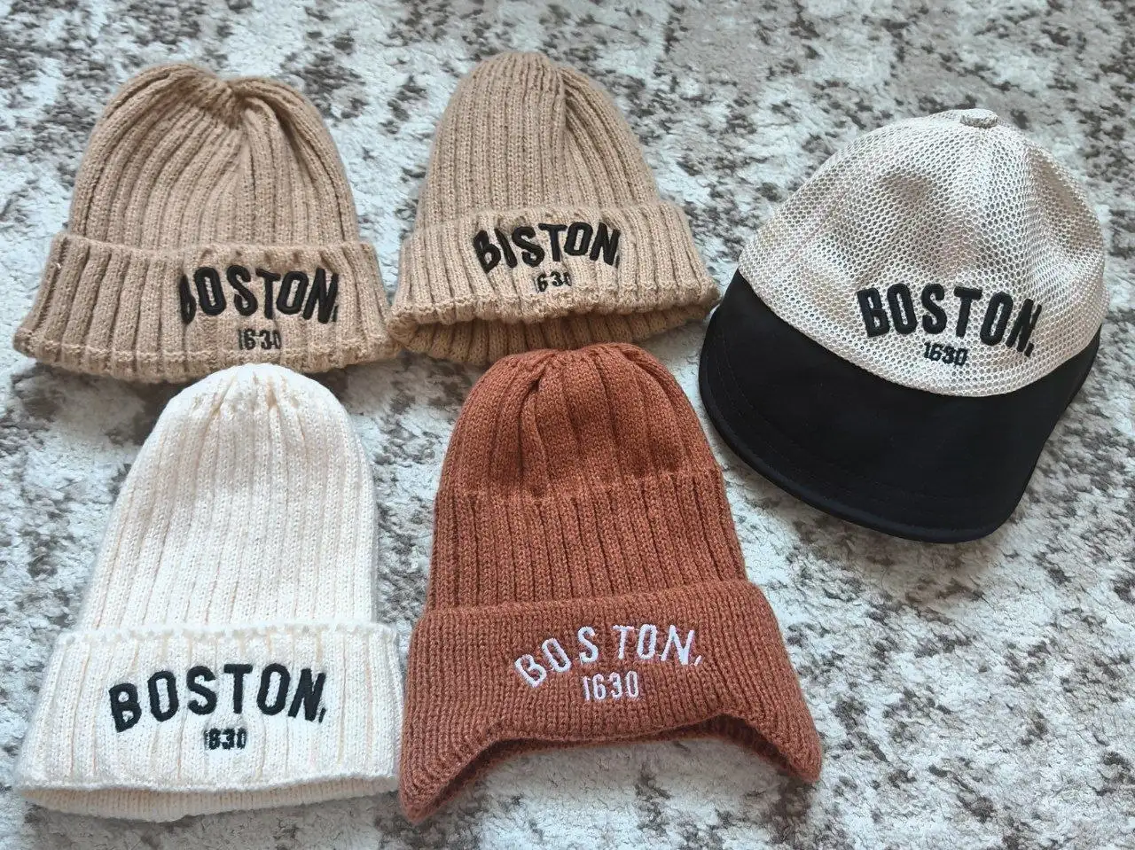 Детские шапки от 8 месяцев до 3 лет - Одежда (Товары для детей) в Сургут