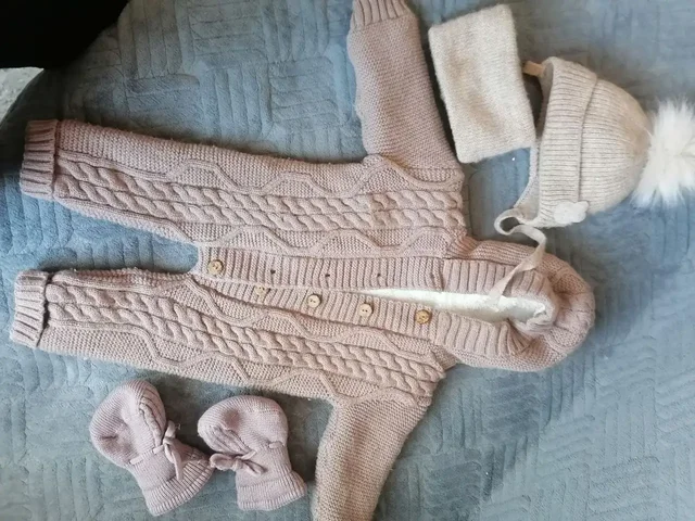 Продажа детских вещей в отличном состоянии - Детские автокресла в Сургут