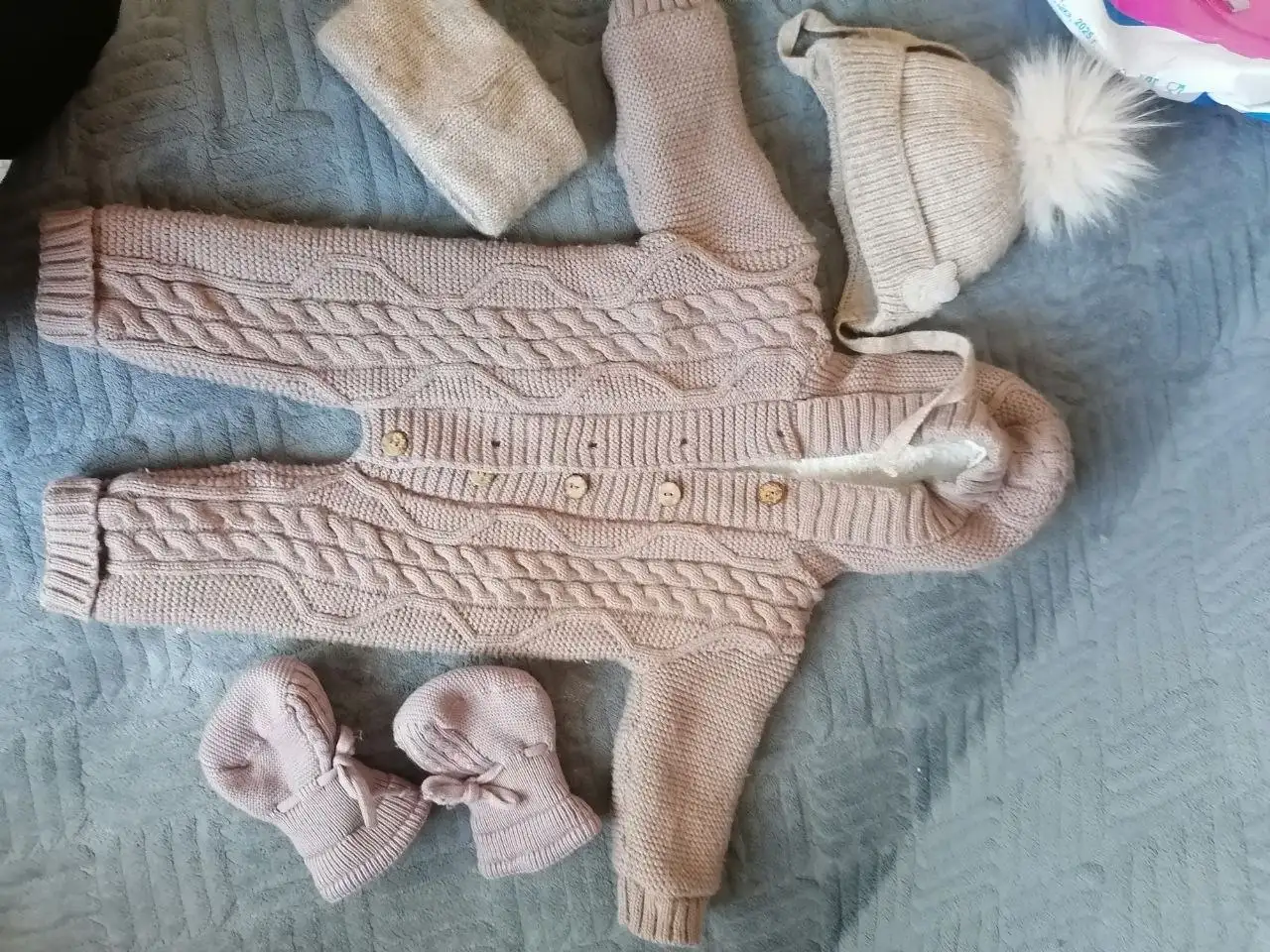 Продажа детских вещей в отличном состоянии - Товары для детей в Сургут