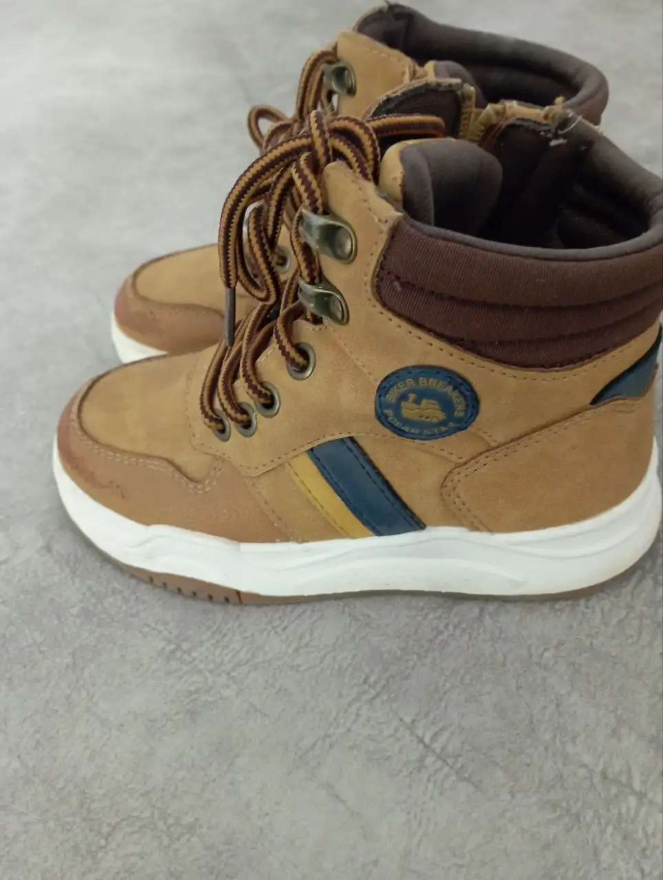 Ботинки демосезонные 28 и 29 размер - Обувь (Товары для детей) в Сургут