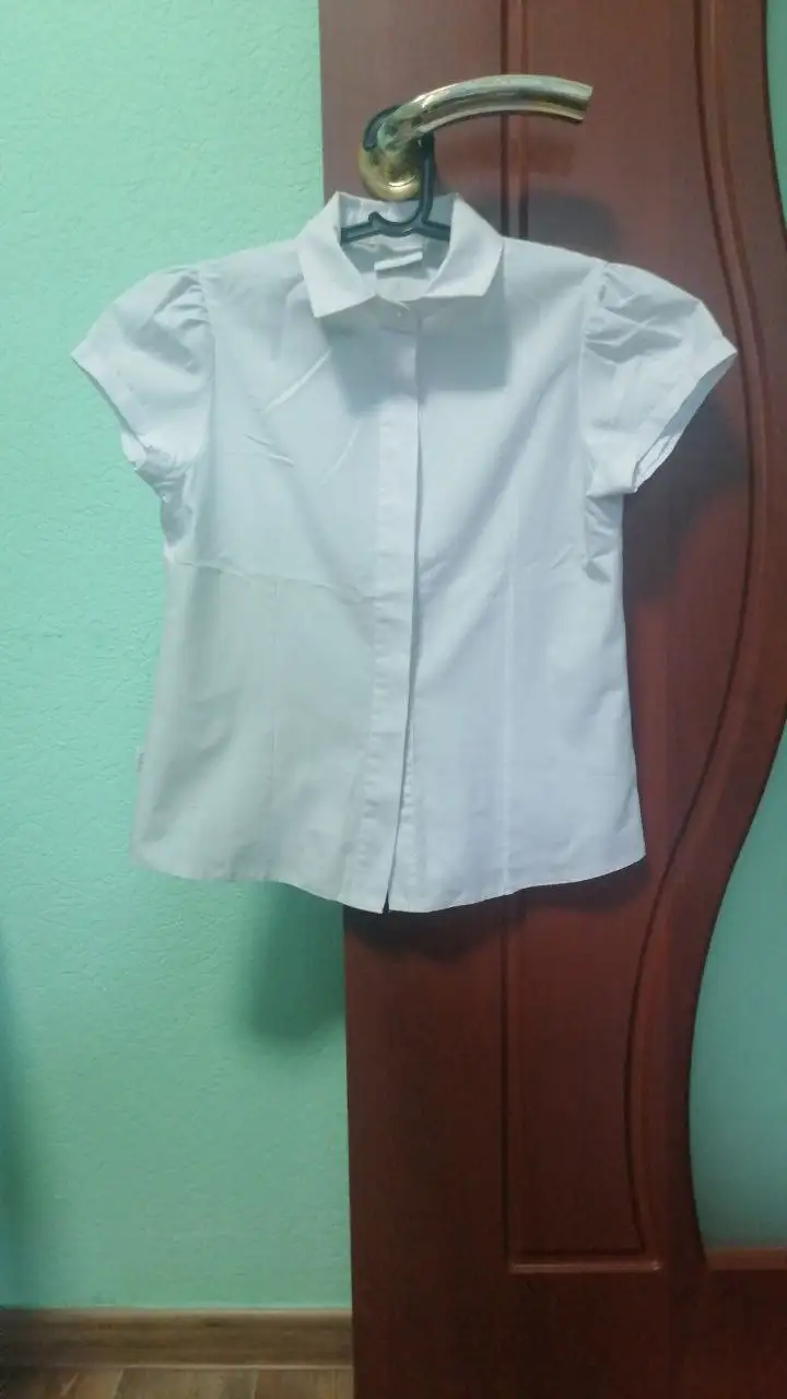 Продажа школьных блузок - Детская одежда (Одежда) в Сургут