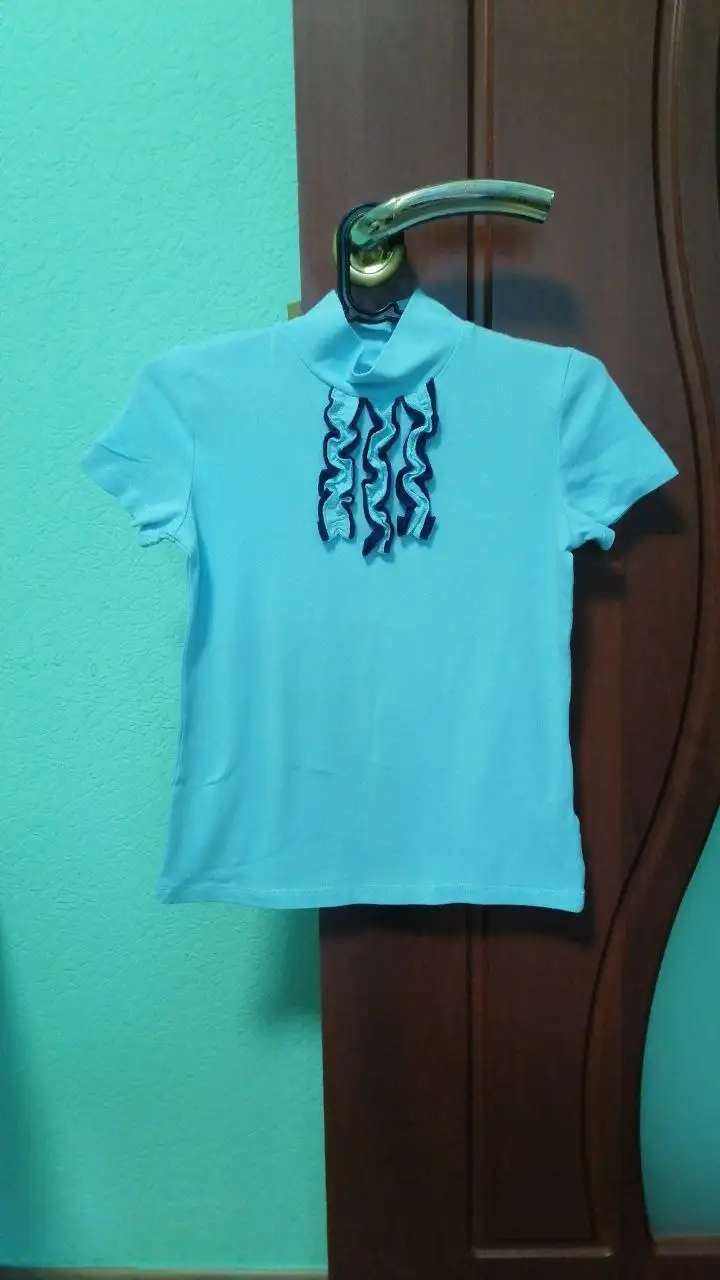 Продажа школьных блузок - Детская одежда (Одежда) в Сургут