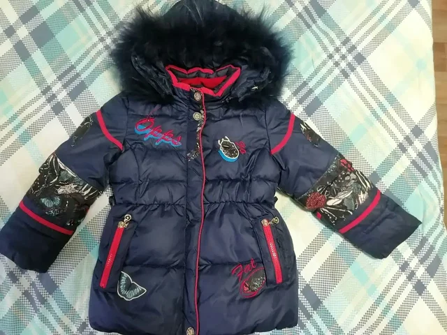 Куртка зимняя б/у в идеальном состоянии - Футболки в Сургут