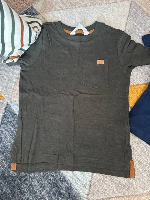 Две футболки H&M 98/104 - Одежда и обувь для детей в Сургут
