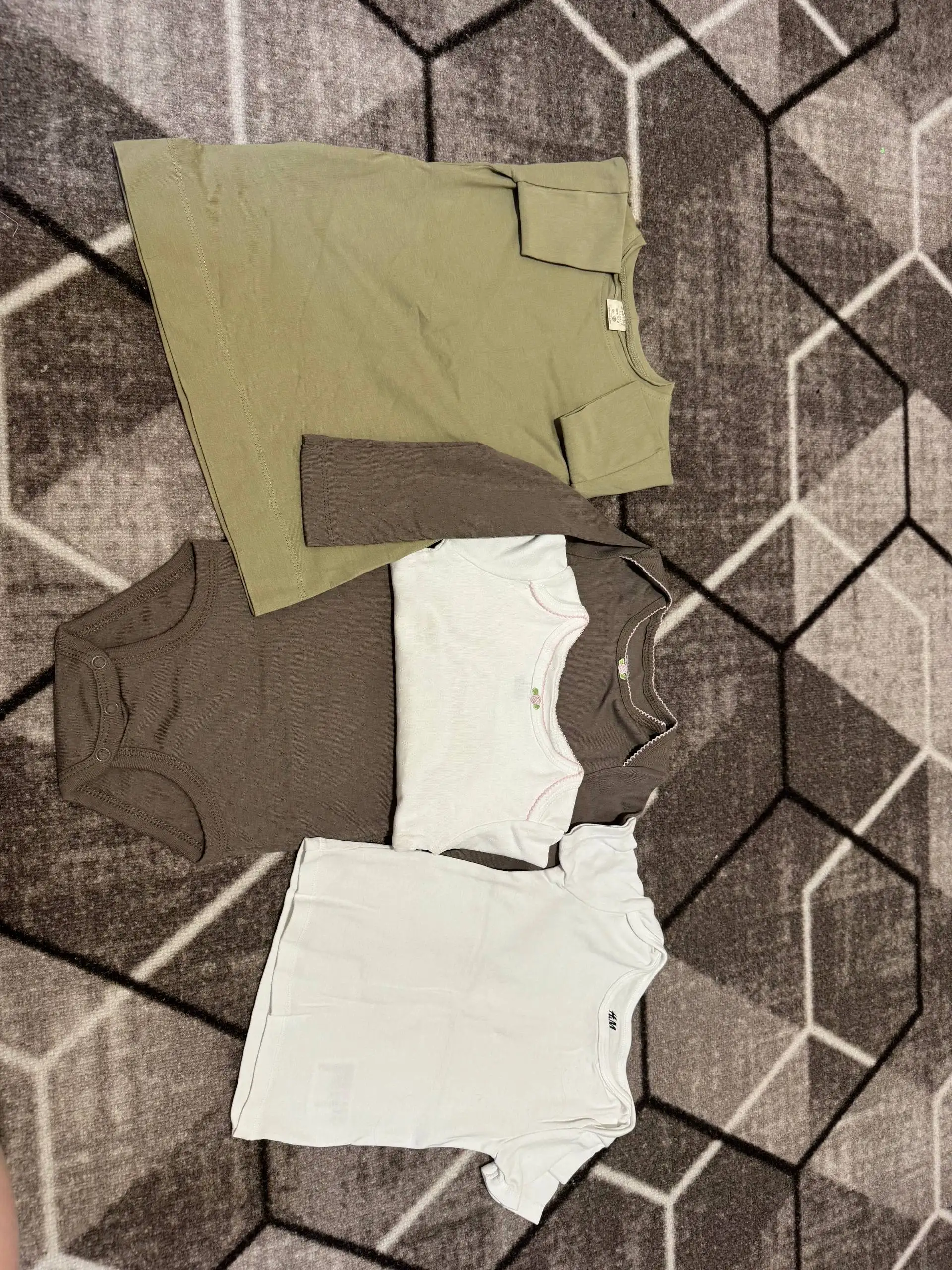 Детская одежда Carters и H&M - Детская одежда (Барахолка) в Сургут