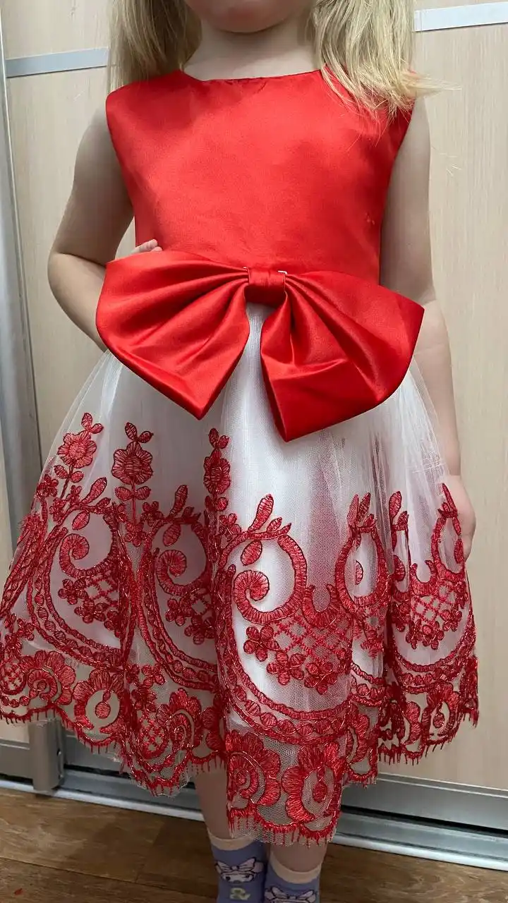 Детское праздничное платье с бантом