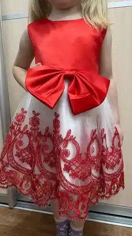 Детское праздничное платье с бантом - частное объявление в Сургут