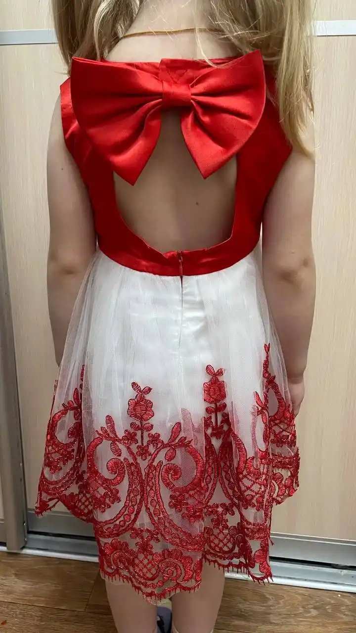 Детское праздничное платье с бантом