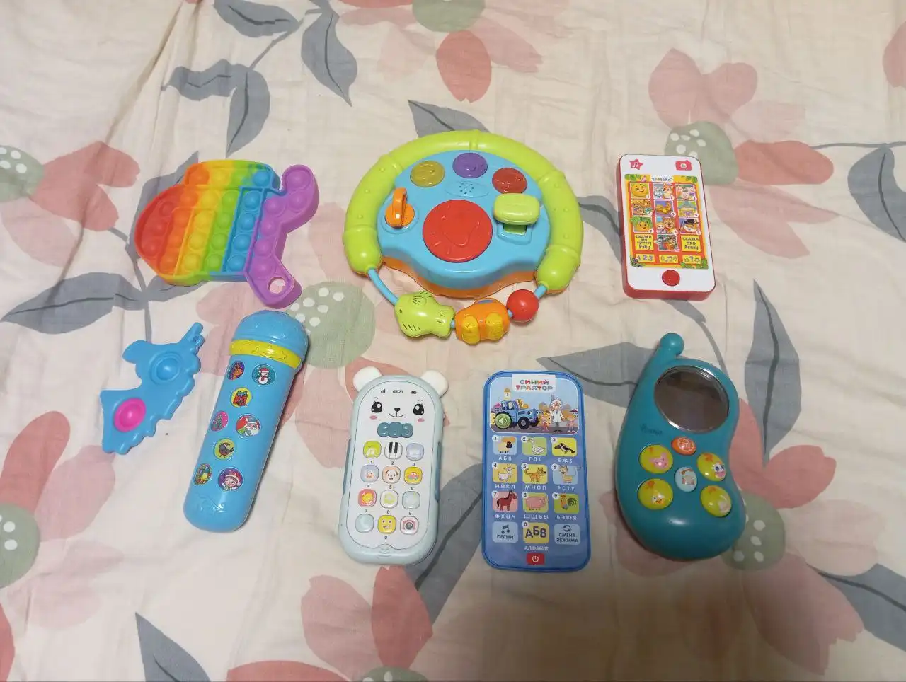 Продам музыкальные игрушки пакетом