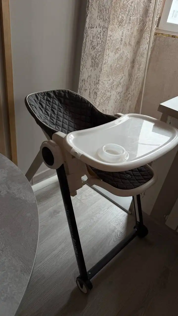 Продам стульчик для новорожденных