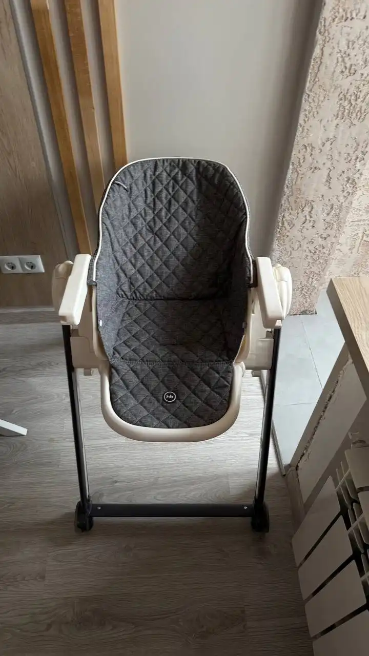 Продам стульчик для новорожденных