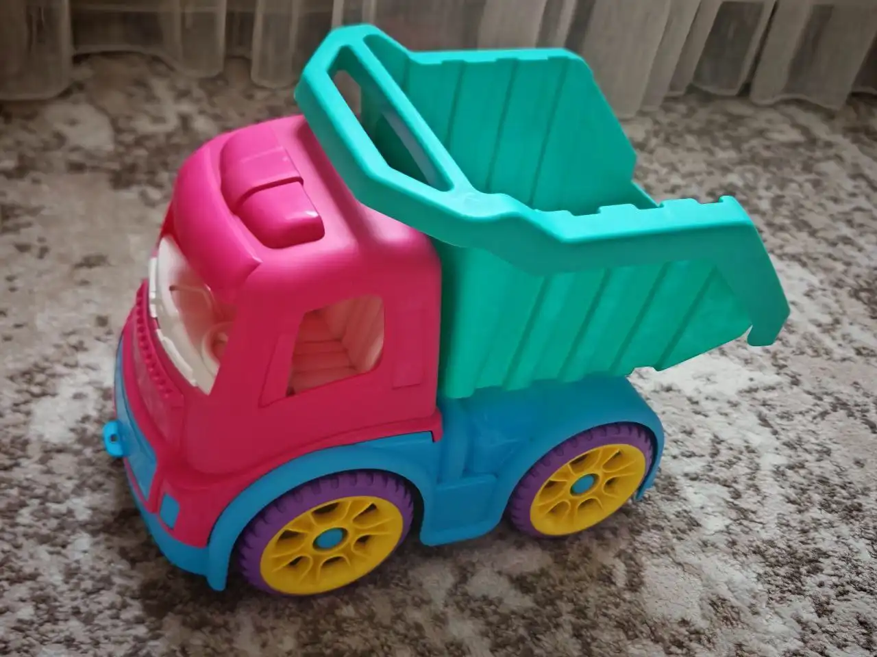 Продам в одни руки