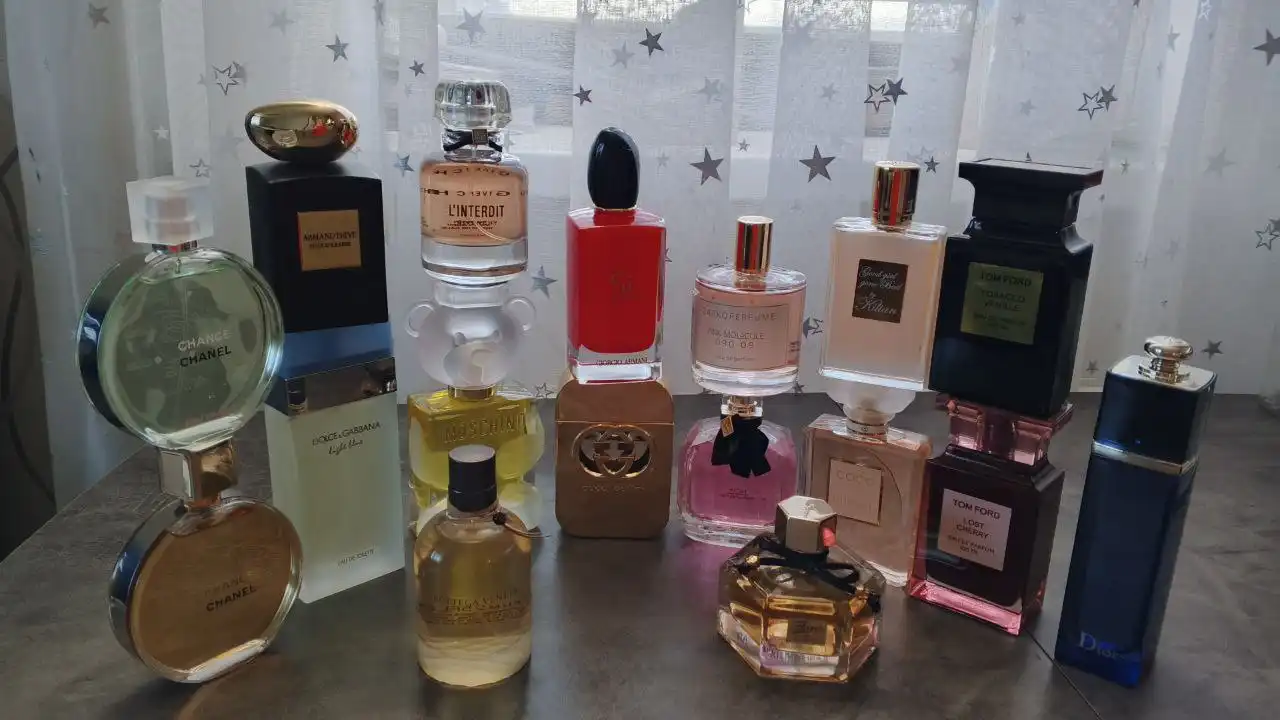 Продам парфюмерию - Парфюмерия (Красота и здоровье) в Энгельс