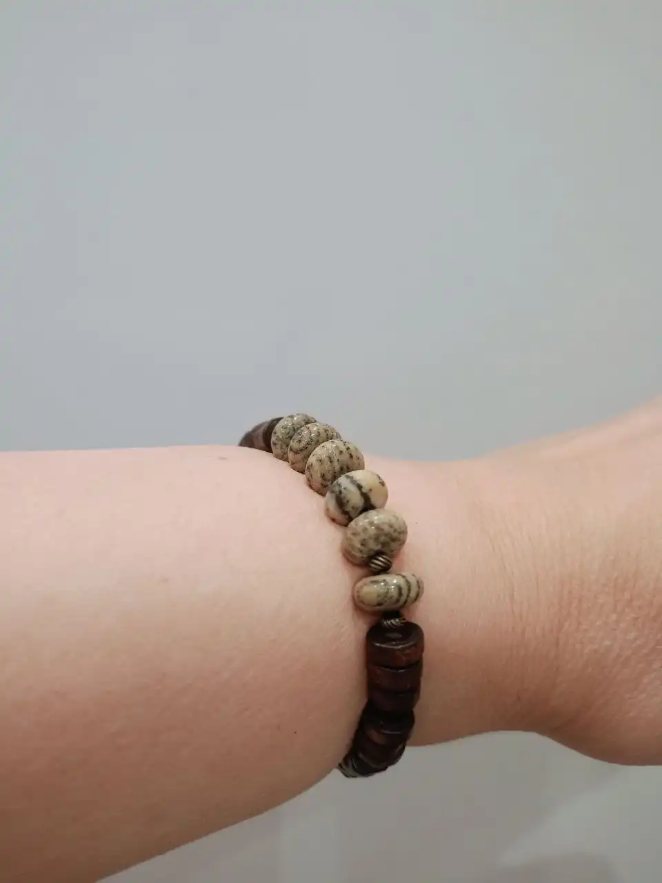 Мужской браслет из яшмы и деревянных бусин - Украшения (Хобби и отдых) в Энгельс