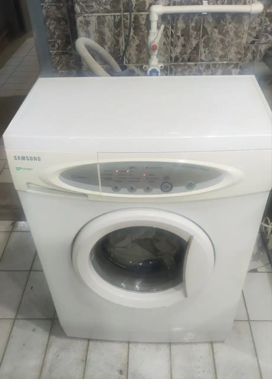 Стиральная машина Samsung 3.5 кг - Бытовая техника (Барахолка) в Саратов