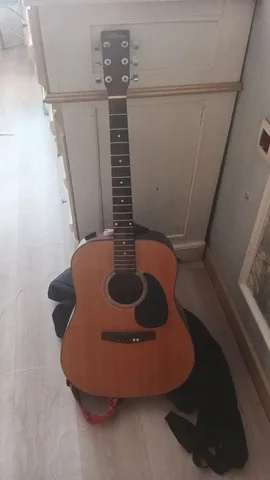 Продам акустическую гитару с звукоснимателем - Хобби и отдых в Иркутск