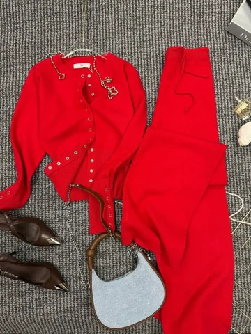 Бомбовые костюмы из кашемира - Одежда в Иркутск