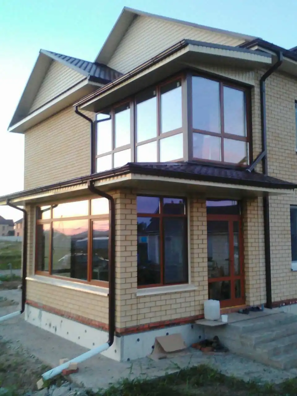 Производство и установка пластиковых окон и алюминиевых конструкций