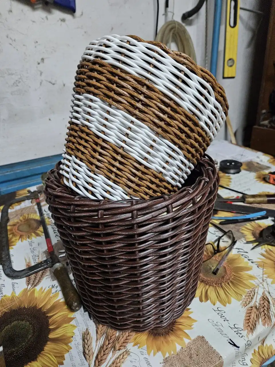 Продам вазоны 5 и 10 литров