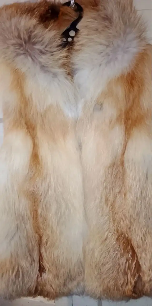 Стильная жилетка из натуральной рыжей лисы
