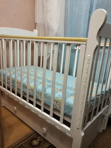 Детская кроватка 120x60 см с матрасом и комплектом - Одежда для детей в Тюмень