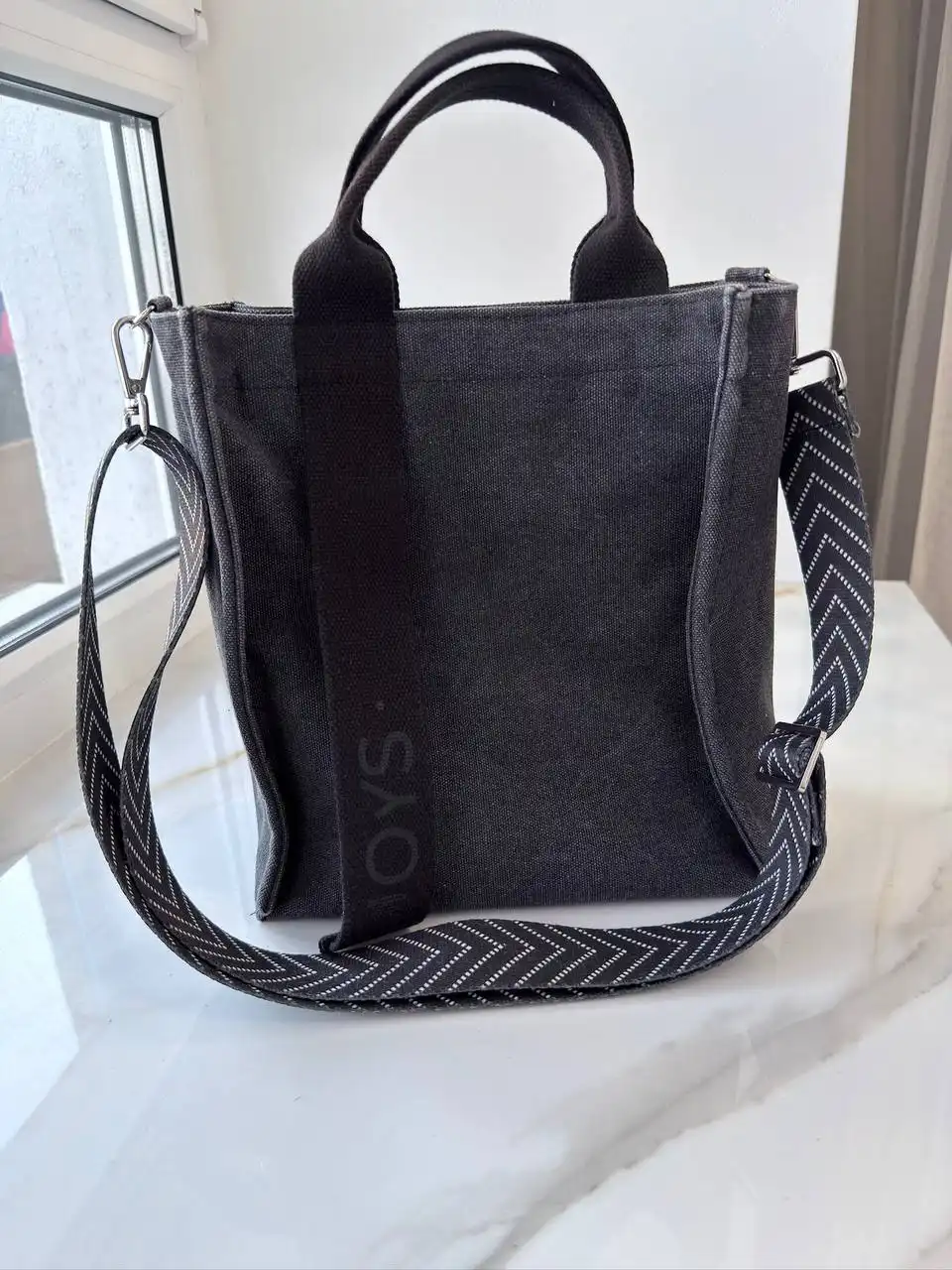 Продам женскую сумку MOYS ZOYI S черного цвета - Сумки (Одежда) в Тюмень