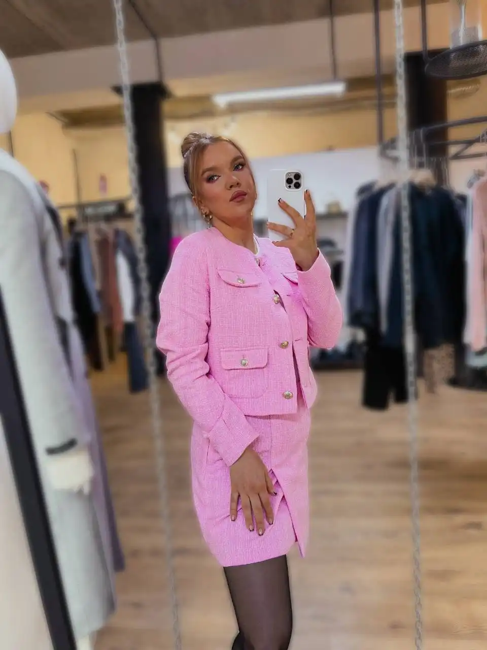Женский твидовый костюм Zarina розового цвета размер 44 - Женская одежда (Одежда) в Тюмень