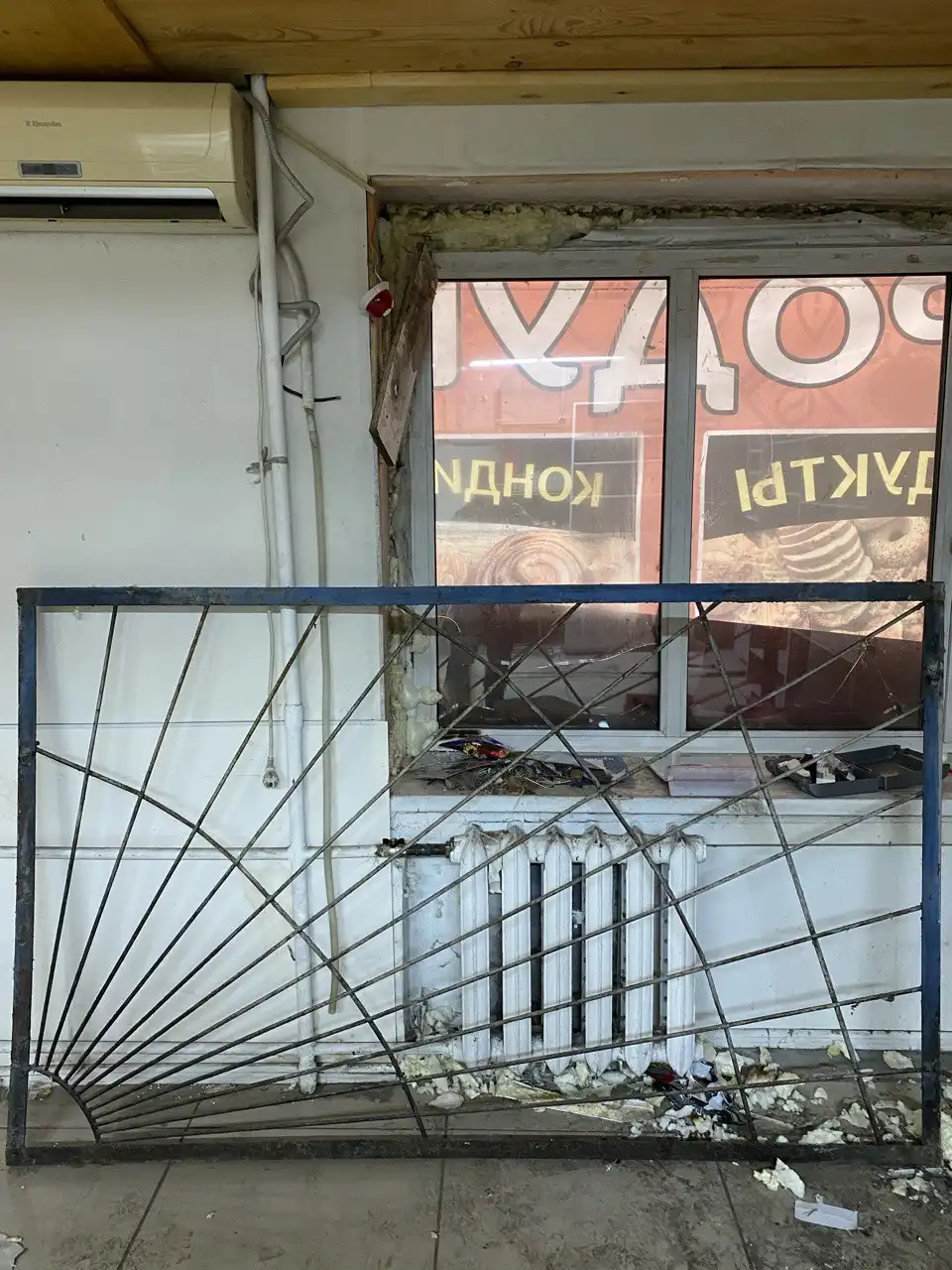 Металлическая решетка 2,03 м × 1,24 м - Металлические изделия (Барахолка) в Тюмень