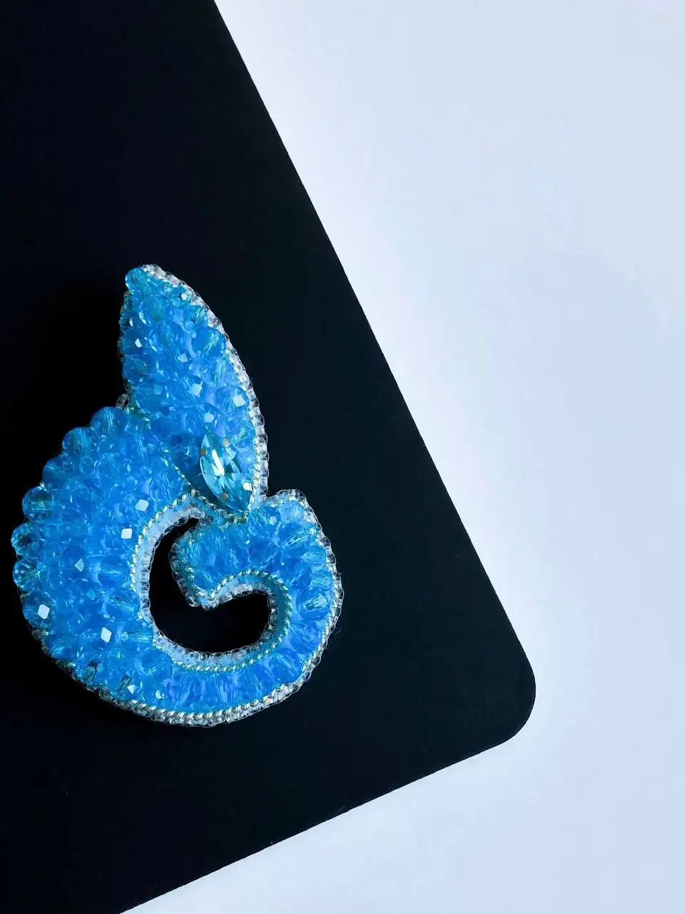 Брошь на день рождения Газпрома - Бижутерия (Барахолка) в Тюмень